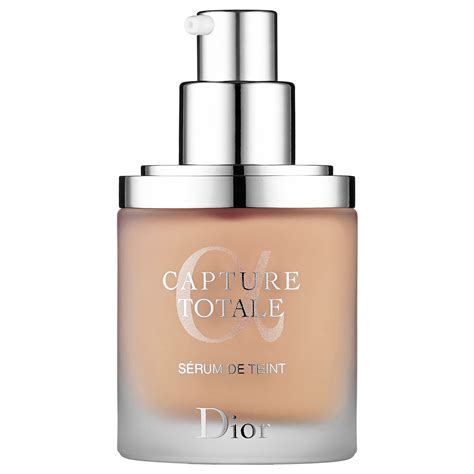 Capture Totale Serum Foundation .